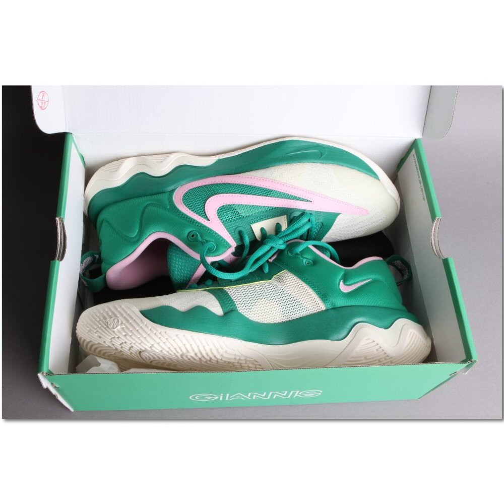 Nike Giannis immortality 3 malachite DZ7533 300 size 11 Brand new never worn